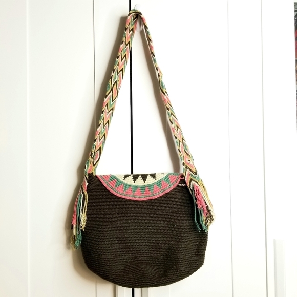Handmade Crochet Colorful Bohemian Crossbody Shoulder Bucket Bag With Flap Cover - Picture 2 of 12